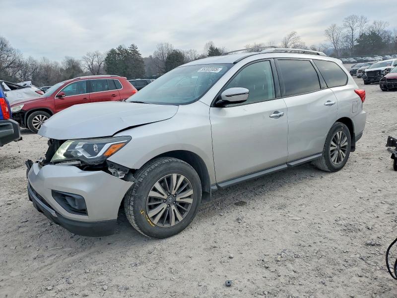 2017 Nissan Pathfinder thumbnail 6