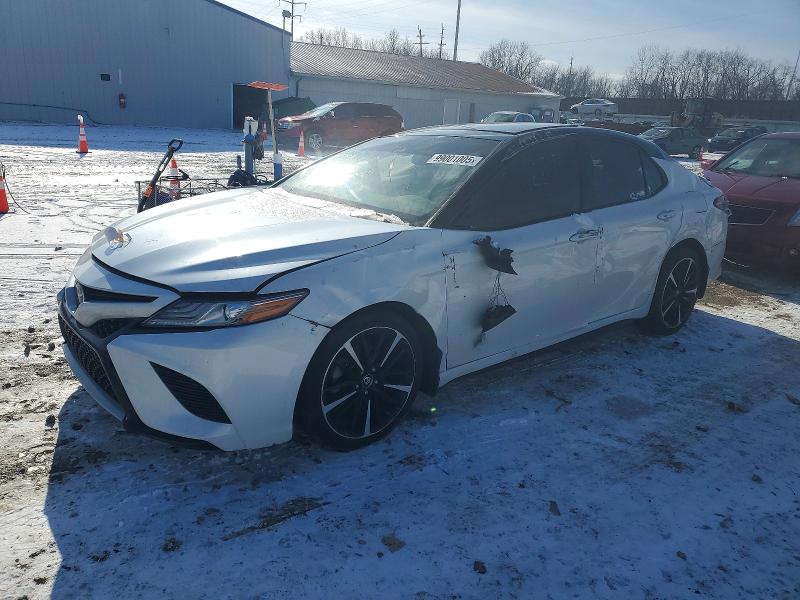 2019 Toyota Camry thumbnail 6