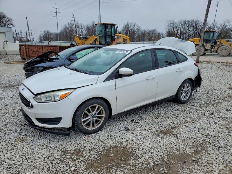 2015 Ford Focus thumbnail 6