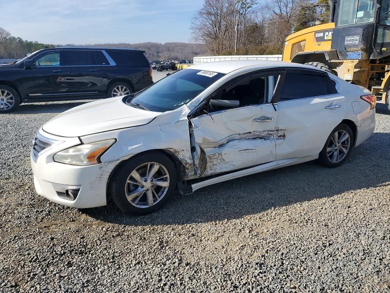 2015 Nissan Altima thumbnail 6