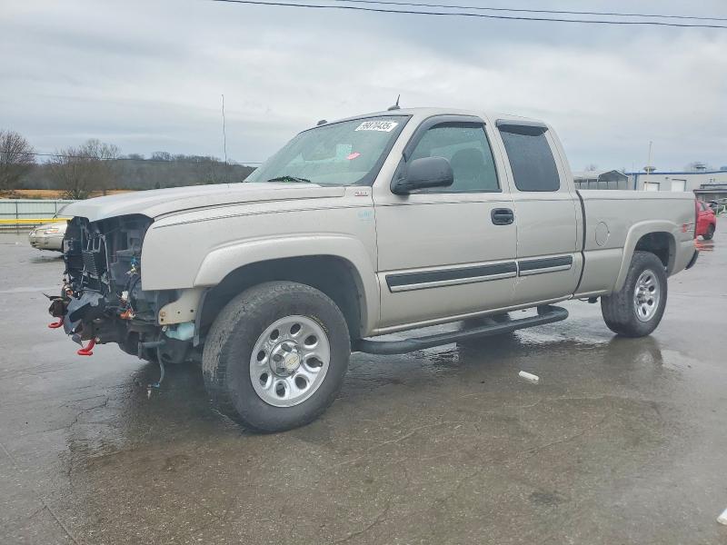 2004 Chevrolet Silverado thumbnail 6