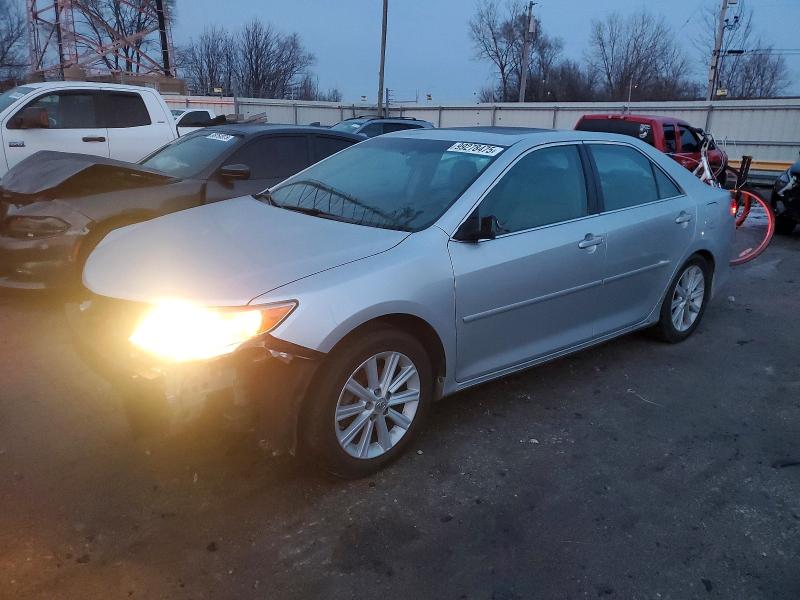 2012 Toyota Camry thumbnail 6