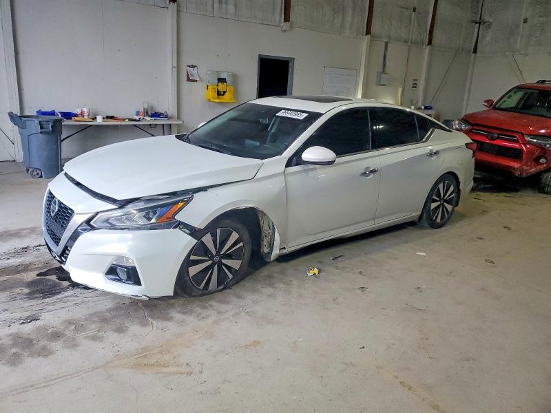 2019 Nissan Altima thumbnail 6