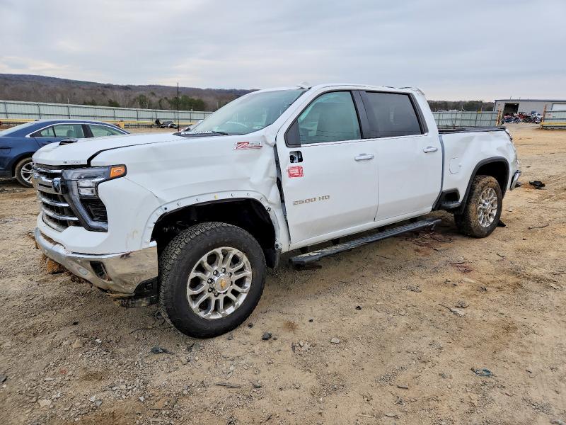 2025 Chevrolet Silverado thumbnail 6