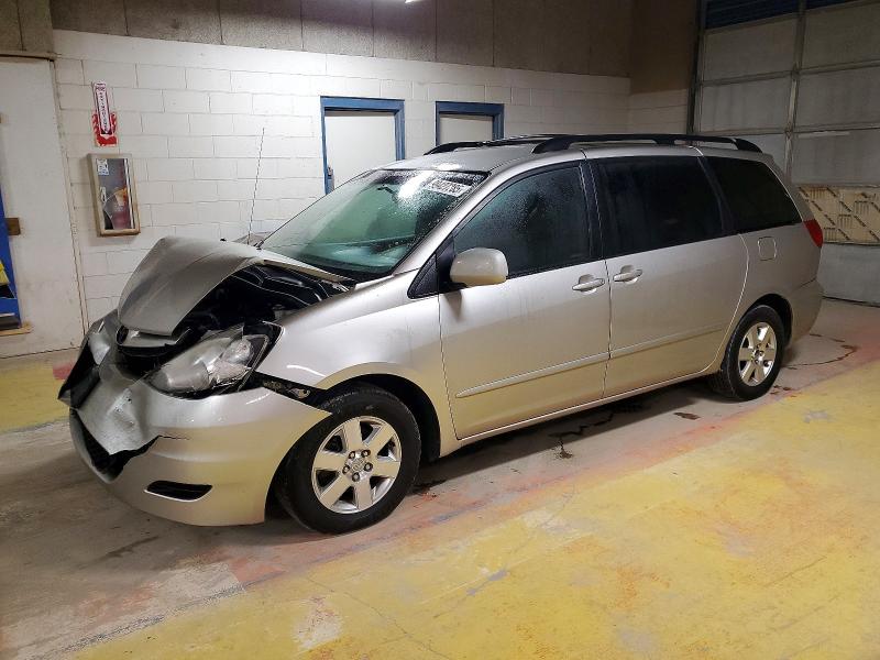 2009 Toyota Sienna thumbnail 6