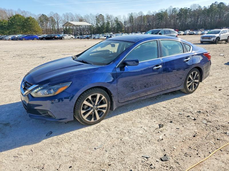 2017 Nissan Altima thumbnail 6