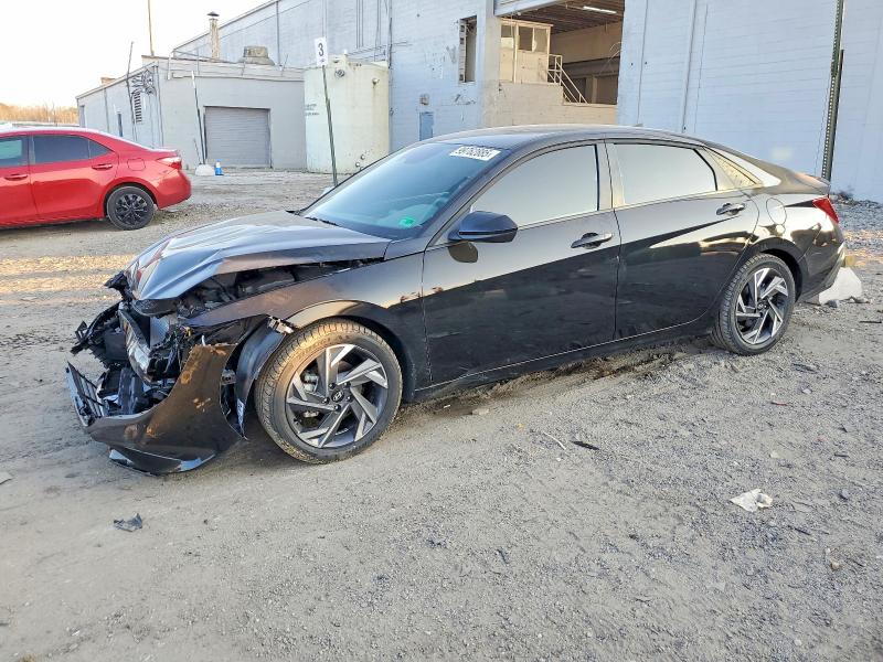 2025 Hyundai Elantra thumbnail 6