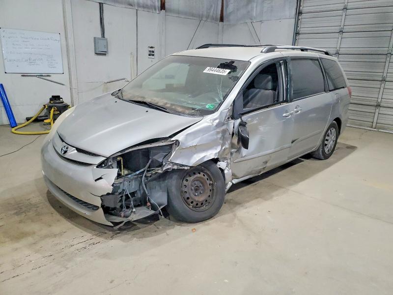 2007 Toyota Sienna thumbnail 6