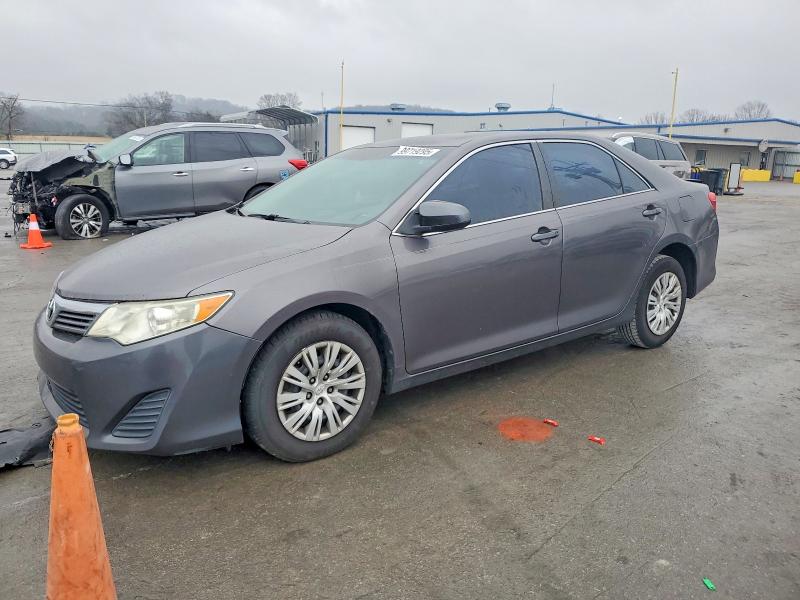 2014 Toyota Camry thumbnail 6