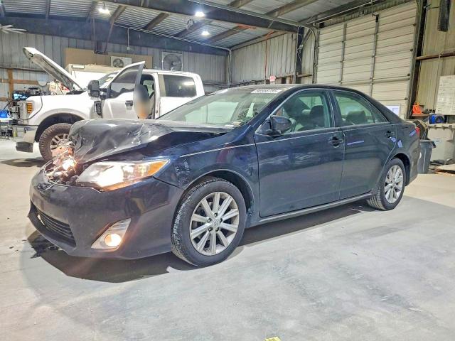 2013 Toyota Camry thumbnail 6