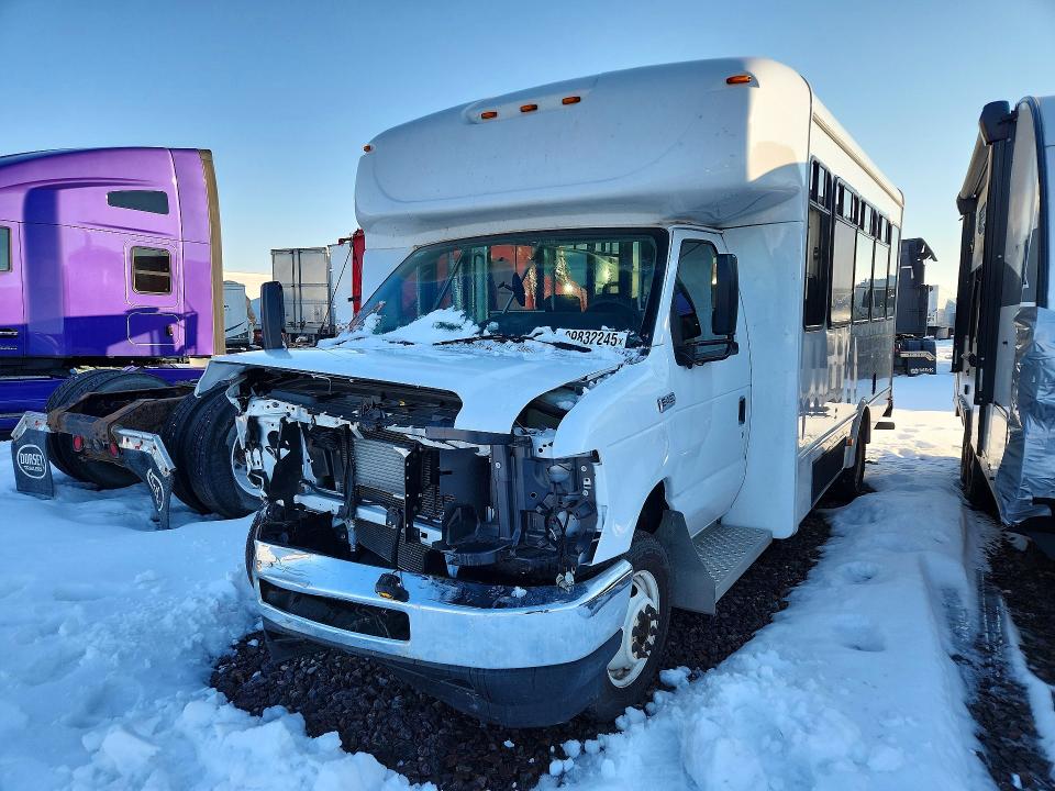 2025 Ford E450 thumbnail 6