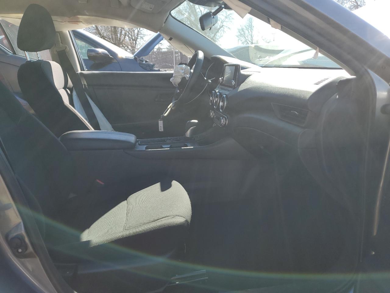 2025 Nissan Sentra thumbnail 9