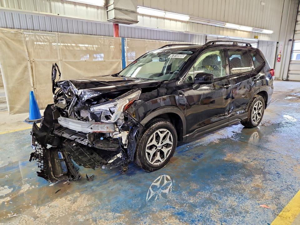 2024 Subaru Forester thumbnail 6