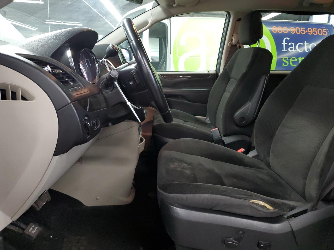 2017 Dodge Grand Caravan thumbnail 9