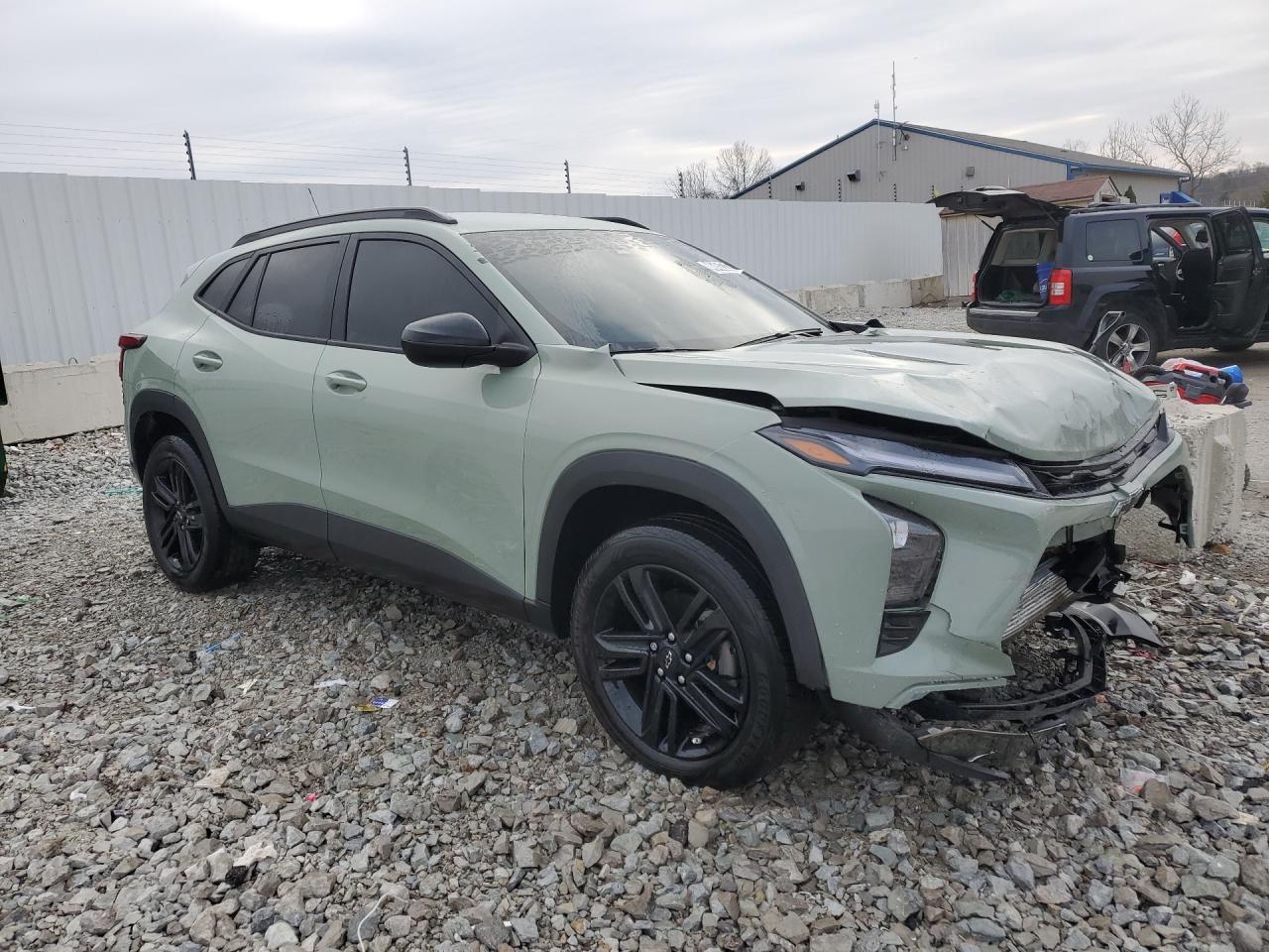 2025 Chevrolet Trax thumbnail 11