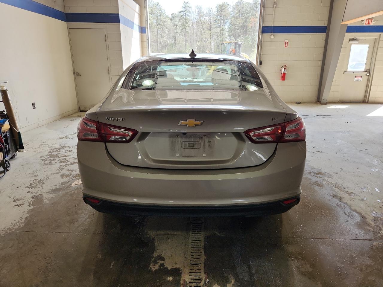 2022 Chevrolet Malibu thumbnail 9