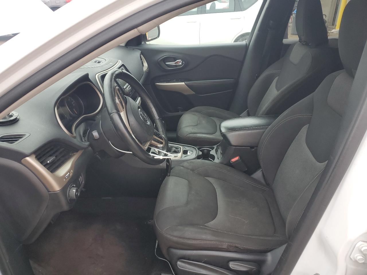 2018 Jeep Cherokee thumbnail 9