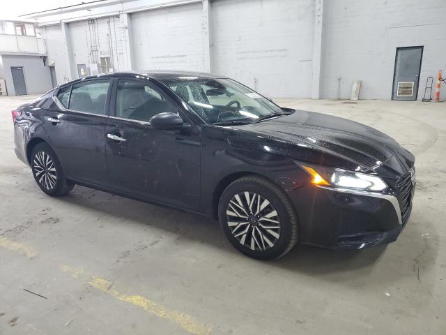 2024 Nissan Altima thumbnail 10