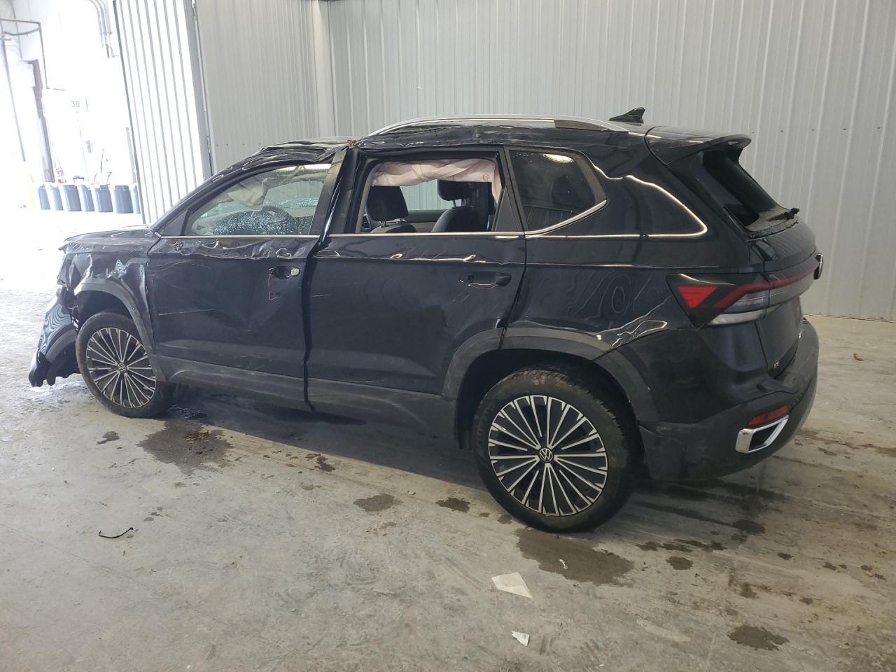 2025 Volkswagen Taos thumbnail 11