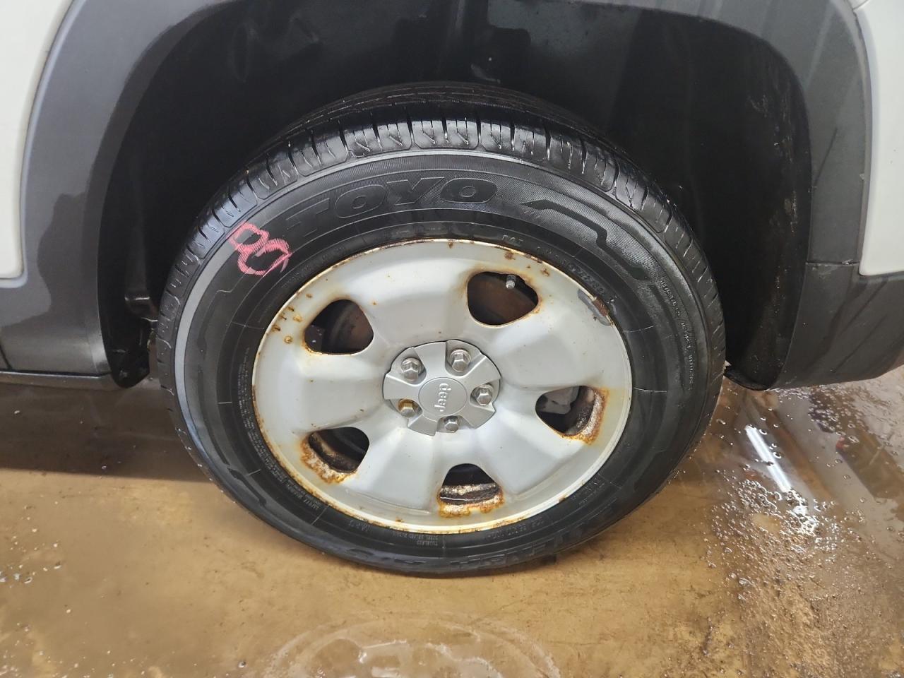 2016 Jeep Cherokee thumbnail 11