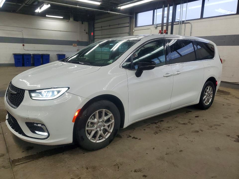 2025 Chrysler Pacifica thumbnail 6