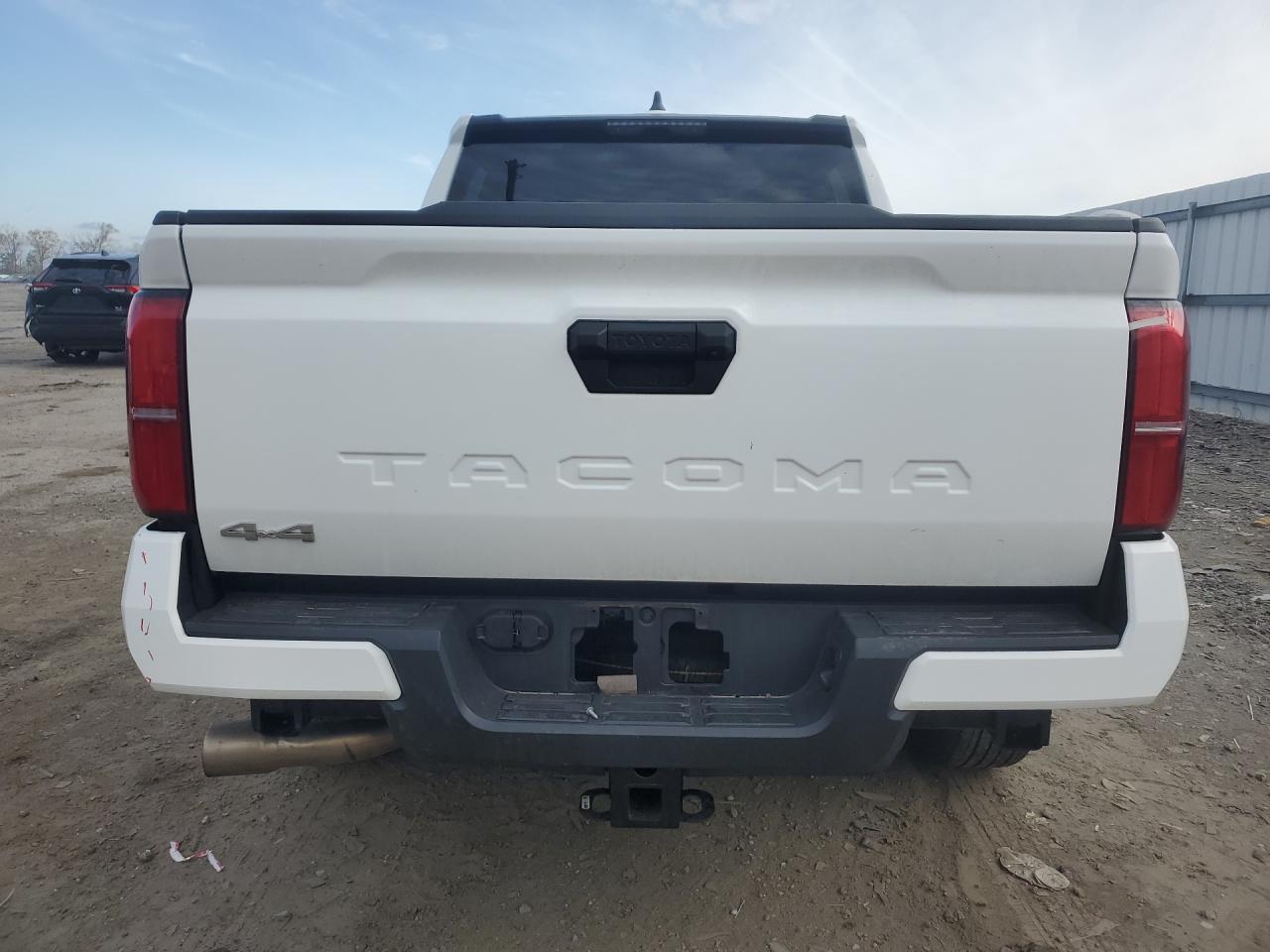 2025 Toyota Tacoma thumbnail 11