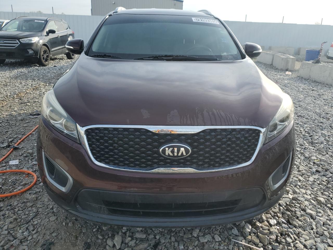 2016 Kia Sorento thumbnail 11