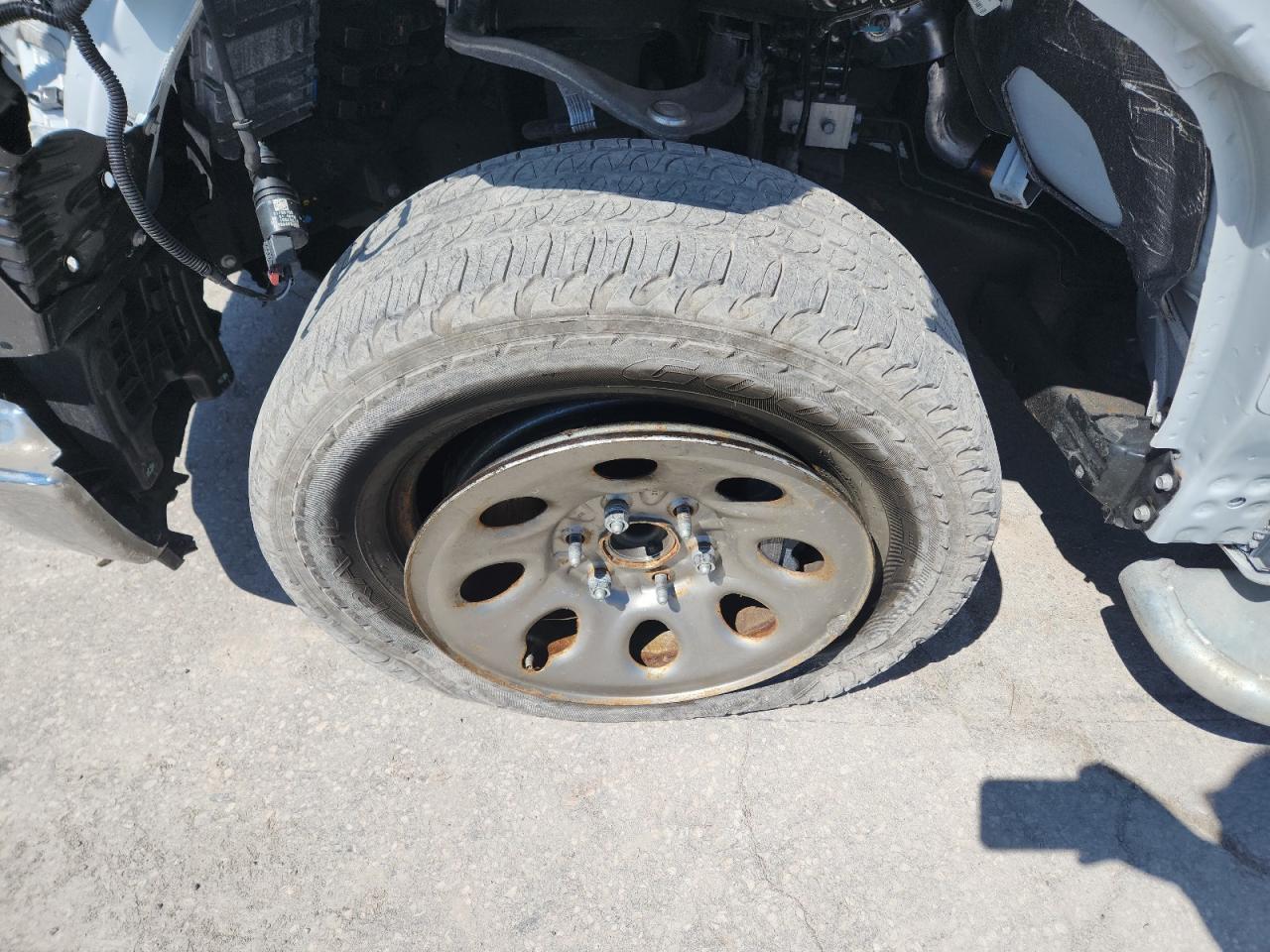 2025 Chevrolet Silverado thumbnail 11