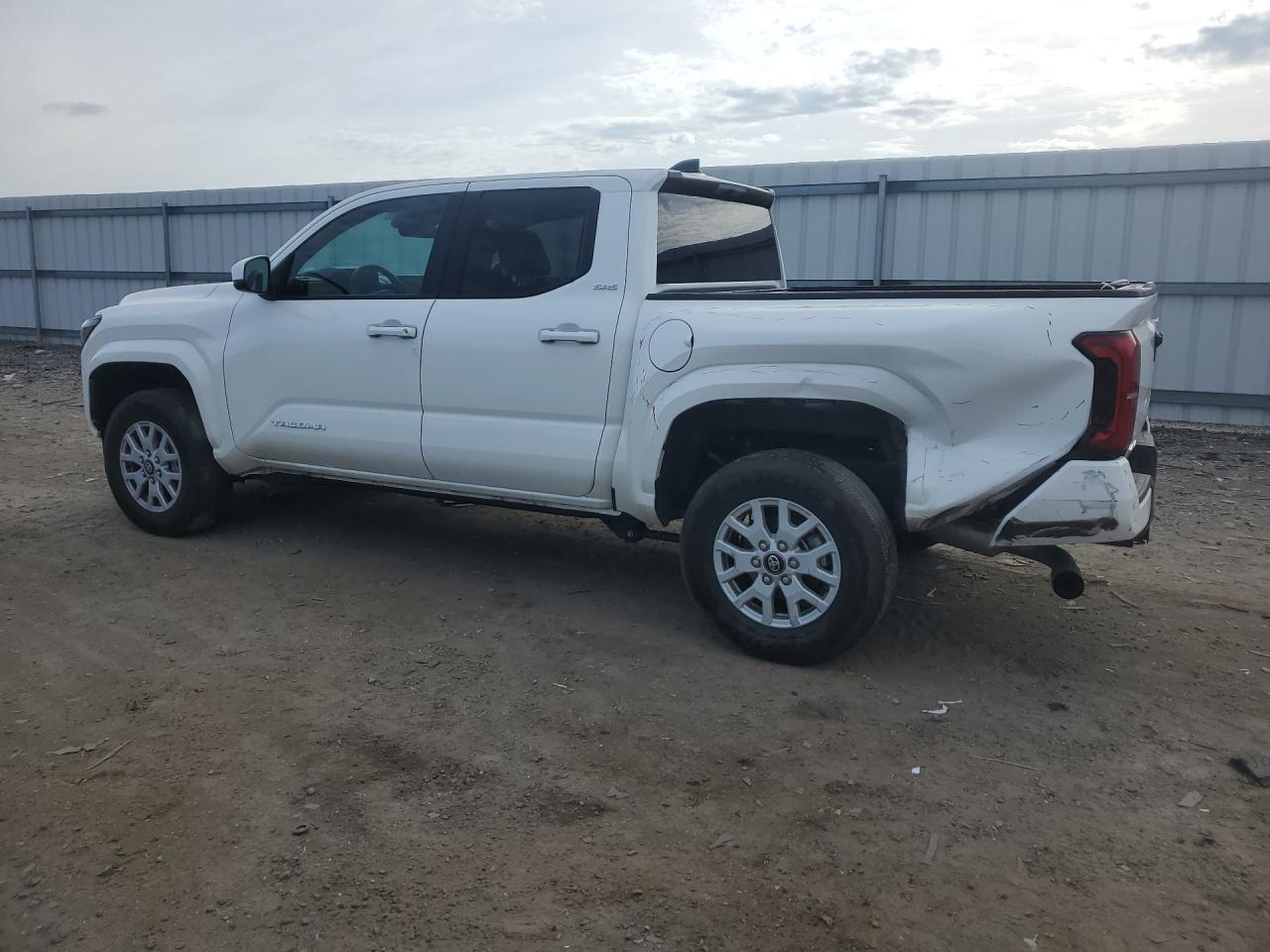 2025 Toyota Tacoma thumbnail 9